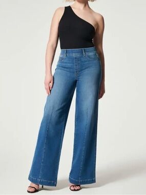 Spanx Seamed Front Wide Leg Jean a size Medium Indigo Wash Hidden Core Shaping